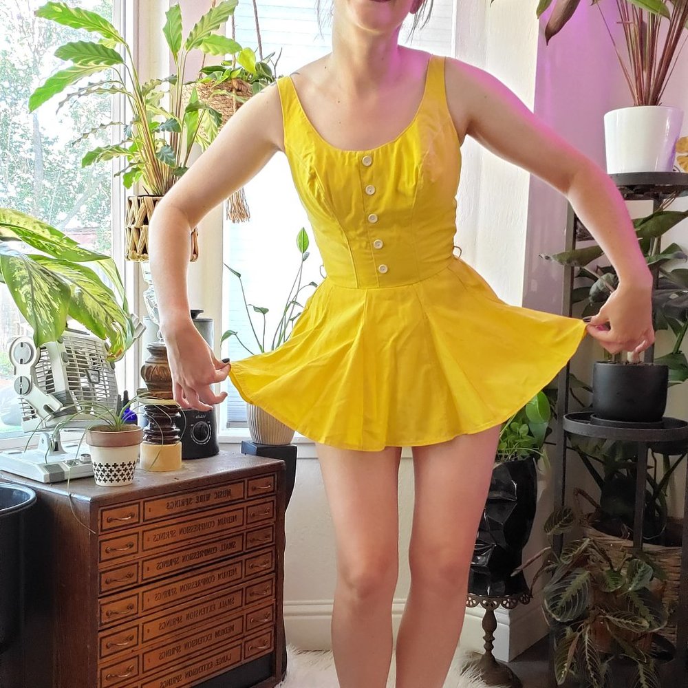 vintage 1950s yellow skirt bathing suit by Catalina - Picture 4 of 11